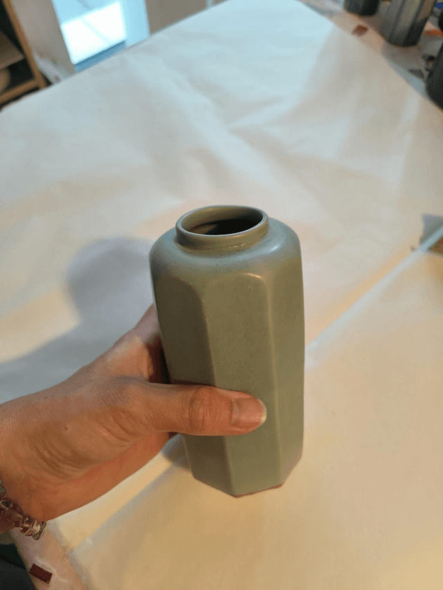 Vase facetté vert d&#039;eau 